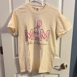 Cream Mom of the Silly Goose T-shirt